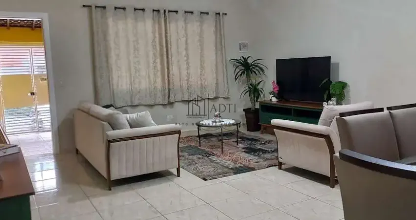 Casa Espaçosa com 3 Dormitórios no Loteamento Alvorada em Mogi das Cruzes