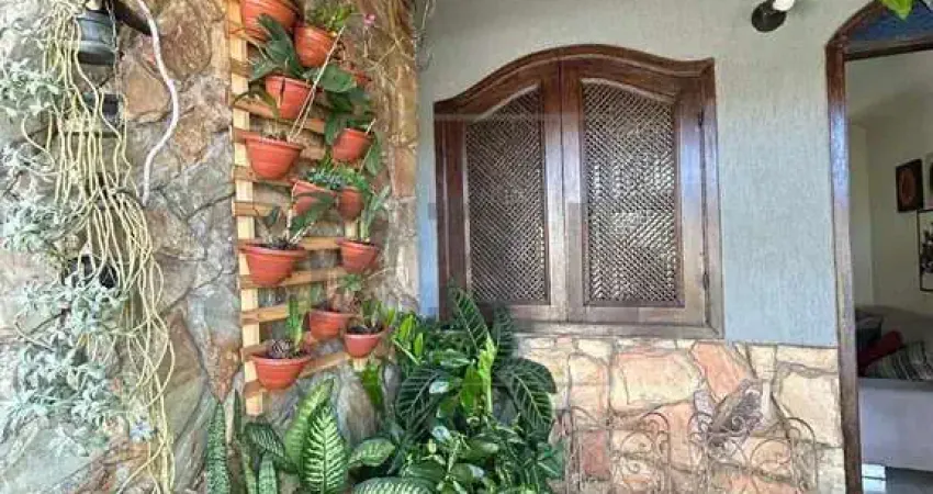 Casa com 5 quartos à venda na Vila Cloris, Belo Horizonte 
