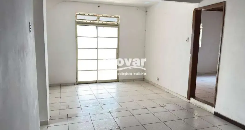 Casa 02 quartos com aproximadamente 150 m2,sala para 2 amb, cozinha, com 02 vagas de garagem no bairro pompeia