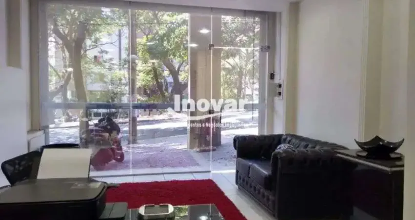 Loja frente para a rua com aproximadamente 100m2 total dividido em piso, + mezanino, 1 banho, px ao