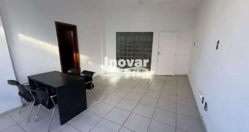 Sala com aproximadamente 35m² no quarteirão fechado da praça sete