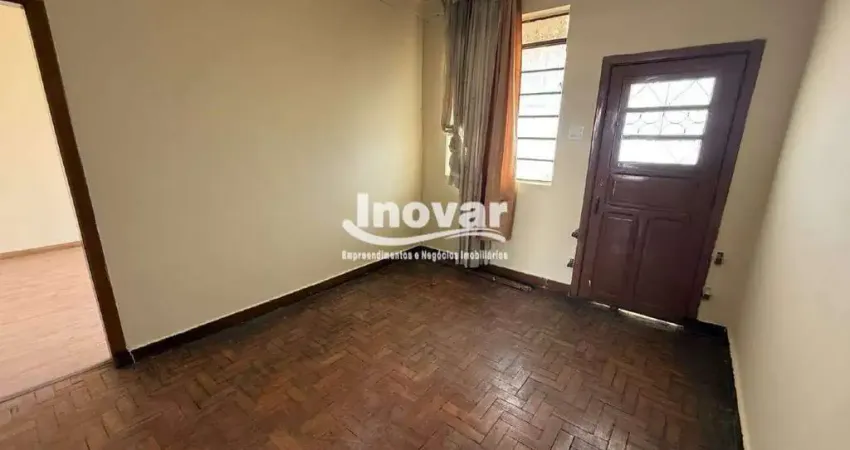 Casa com 3 quartos com aproximadamente 105m² no coração da avenida joão cesar de oliveira