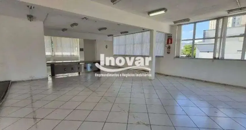 Andar corrido com aproximadamente 355,00 m2 com divisórias, bhs, recepção, elevador, garagem a parte