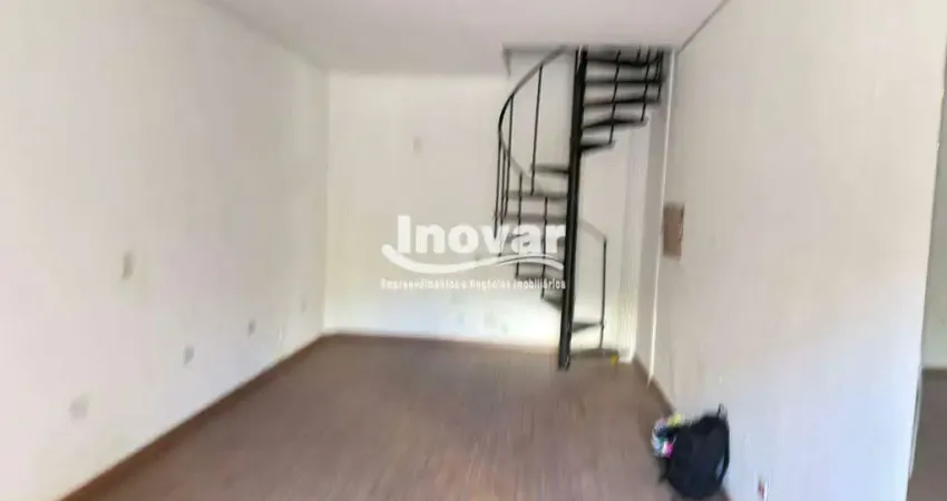 Oportunidade imperdivel, loja duplex com aproximadamente 45 m2, 02 pavimentos, 01 vaga de garagem, em frente ao mercado central