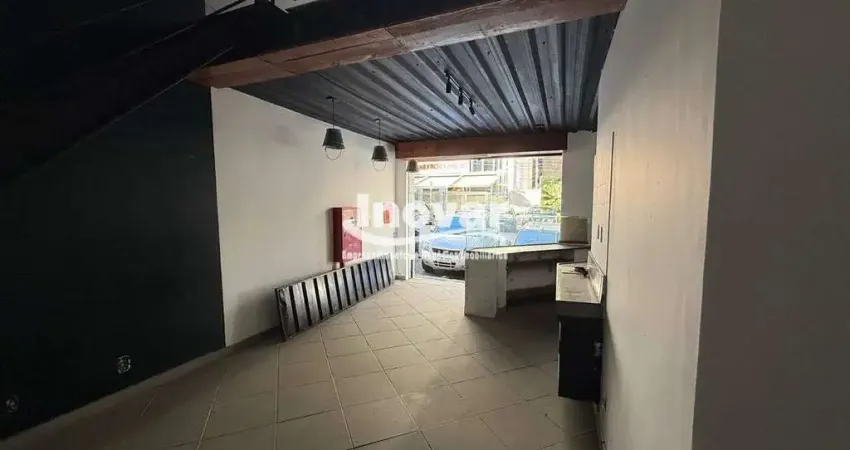 Loja de frente para a rua com aproximadamente 65 m2 total, sendo 15 m de sobreloja, banheiro, rua gonçalves dias