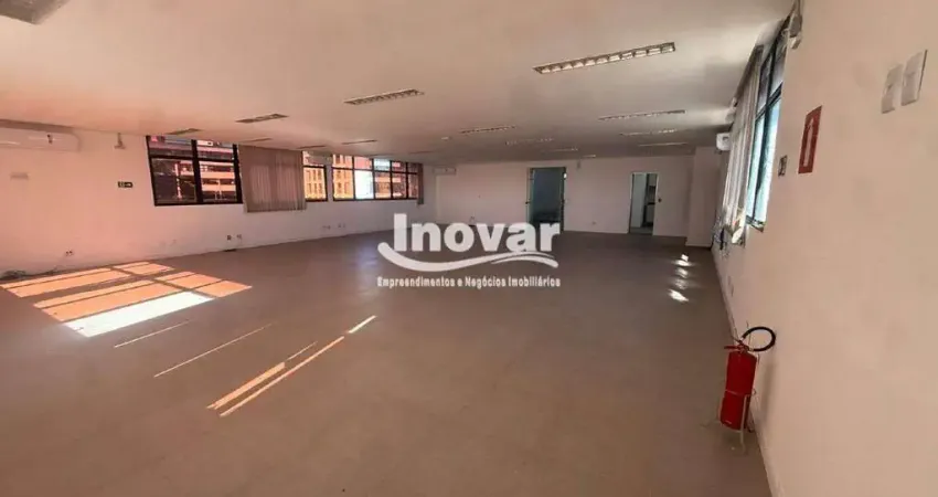 Andar corrido com aproximadamente 332m² em vão livre com 5 vagas de garagem