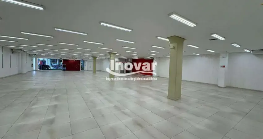 Lojão em vão livre com aproximadamente 535 m2 localizado no shopping green plaza, estacionamento rotativo, banheiros, estoque, fluxo grande de pessoas