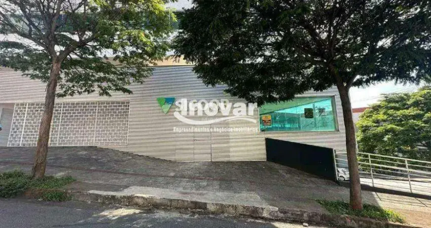 Excelente loja com aproximadamente 280 m2, pé direito alto, banheiros adaptado, vagas de garagem no prédio
