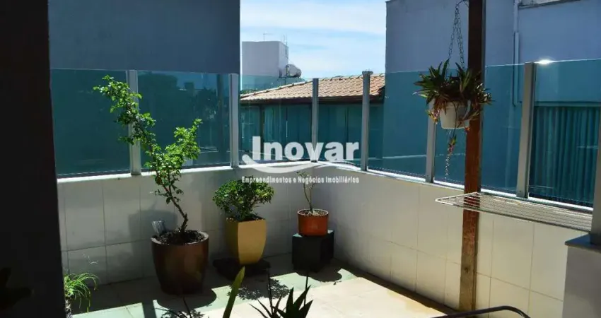 Apto de cobertura com aproximadamente 136 m2 total, 4 quartos, sendo 1 suite, spa com banheira em madeira, 2 vagas de garagem,