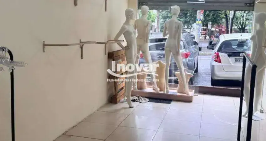 Loja com aproximadamente 33m² em excelente ponto comercial, quase esquina de Getulio Vargas,