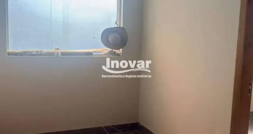 Casa com 02 quartos e 01 vaga de garagem proxima a Av Antônio Carlos