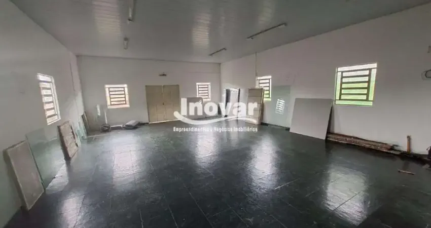 Galpão para Locação aprox 220 m2 em vão livre, área externa para estacionamento, pc Av. Bernardo Vaconcelos