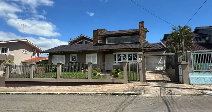 Casa à venda com 3 quartos, 4 banheiros e suíte em local privilegiado