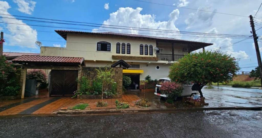 Sobrado com 3 dormitórios à venda, 334 m² por R$ 800.000,00 - Waldemar Hauer - Londrina/PR