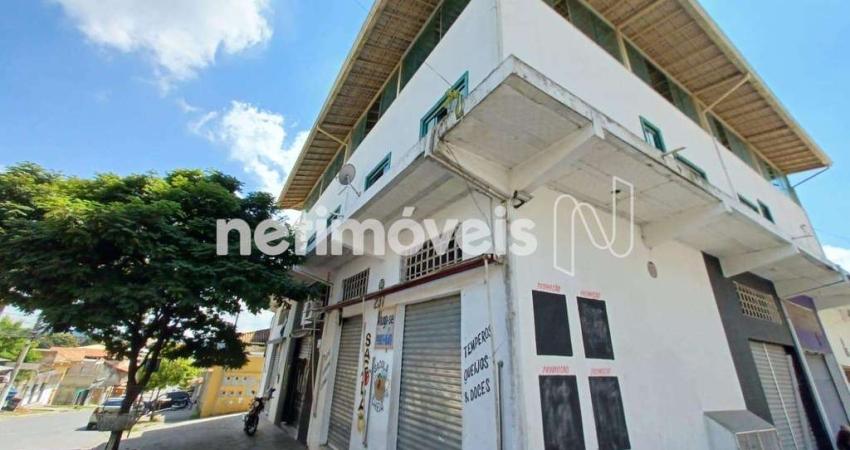 Prédio com 4 salas à venda na Avenida das Águias, Vida Nova, Vespasiano