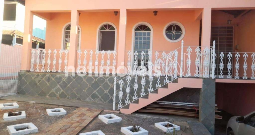 Casa com 3 quartos à venda na Avenida Gastão Demétrio Maia, Floramar, Belo Horizonte