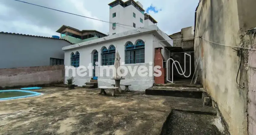 Casa com 2 quartos para alugar na Rua Waldemar Dias Coelho, Candelária, Belo Horizonte