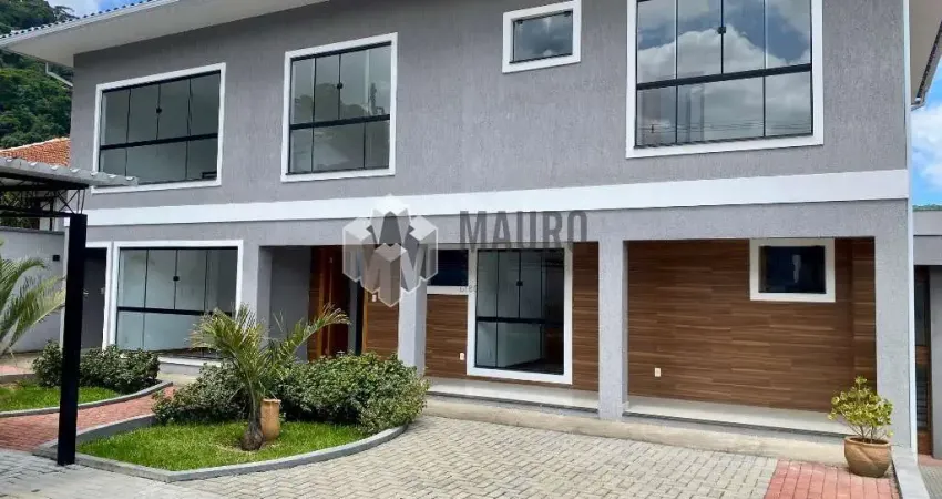 Casa em condomínio fechado com 3 quartos à venda no Barroso, Teresópolis