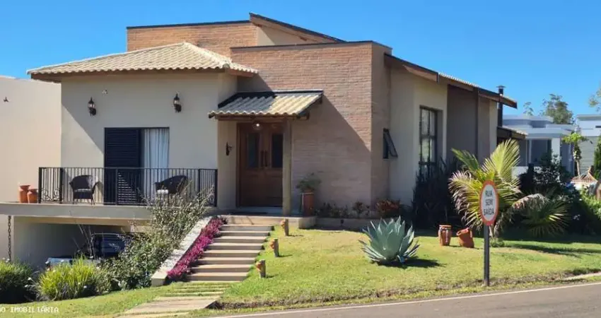 Casa em Condomínio para Venda em Paranapanema, Riviera de Santa Cristina Xlll, 5 dormitórios, 3 suítes, 4 banheiros, 1 vaga