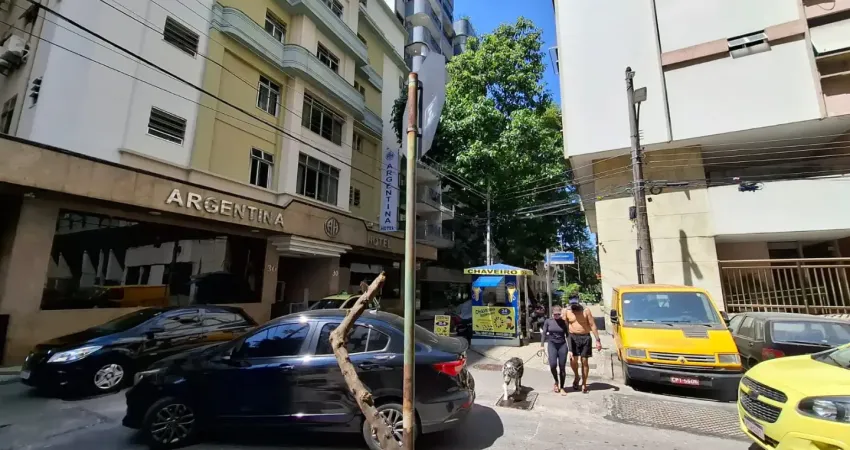 Flamengo, 3 quartos proximo a metro, comercio e o melhor do bairro