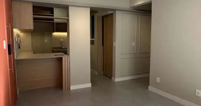 Apartamento 1 dormitório, sol norte, localizado no centro histórico