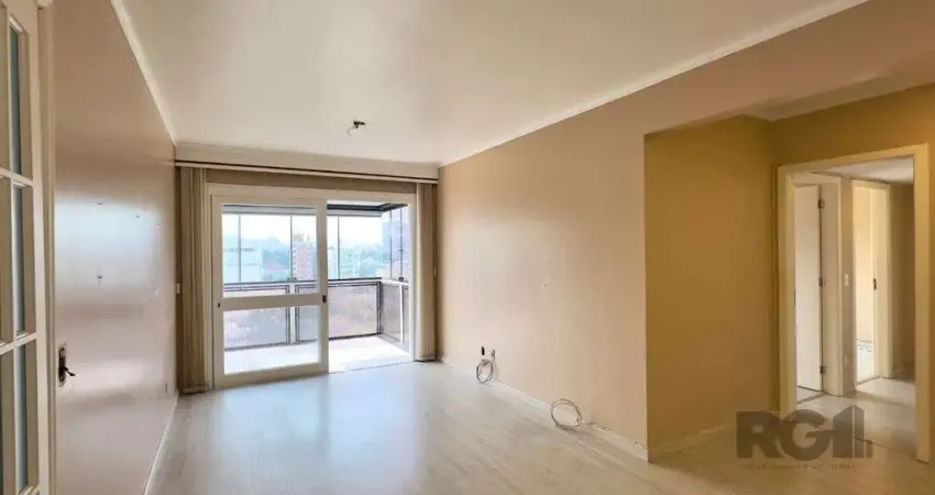 Apartamento semimobiliado de 3 dormitórios, em localização estratégica no menino