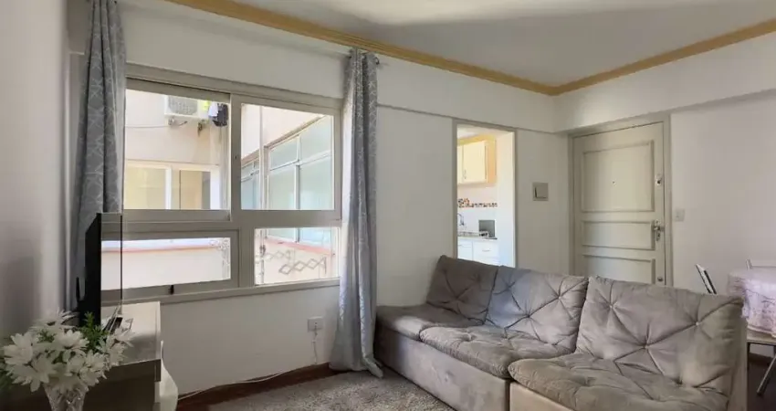 Apartamento mobiliado de 40m² de 1 dormitório no centro histórico