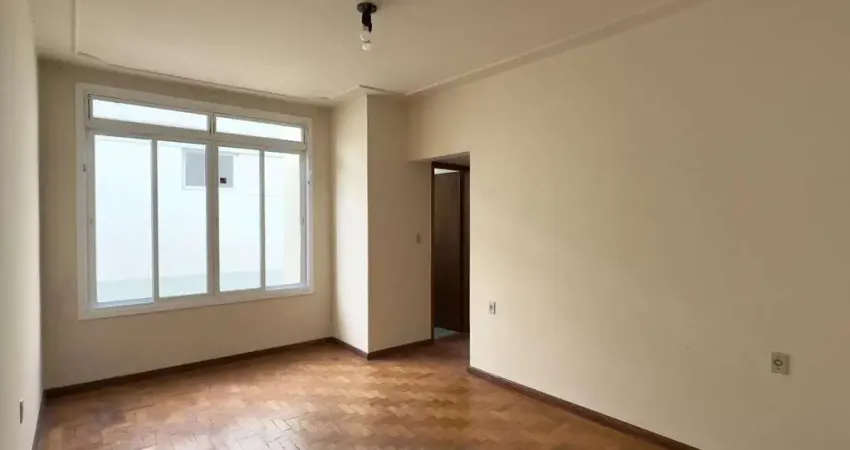 Apartamento 2 dormitórios com peças amplas no bairro praia de belas