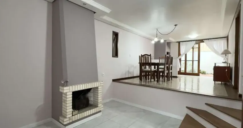 Casa em condomínio com 3 dormitórios e 2 vagas de garagem no jardim isabel