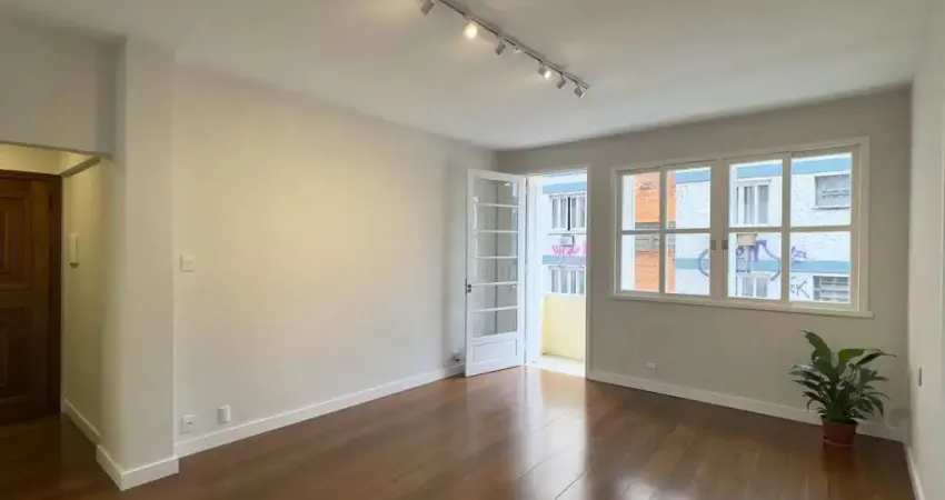 Apartamento reformado de 103m², 3 dormitórios, sendo 1 suíte no centro histórico