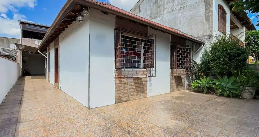 Casa com 200m²  privativos com edícula, espaço gourmet e gerador de energia.