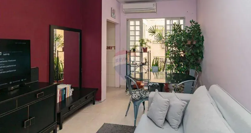 Confortável apto de 1 dormitório com terraço privativo no bairro petrópolis ao lado da churrascaria barranco.