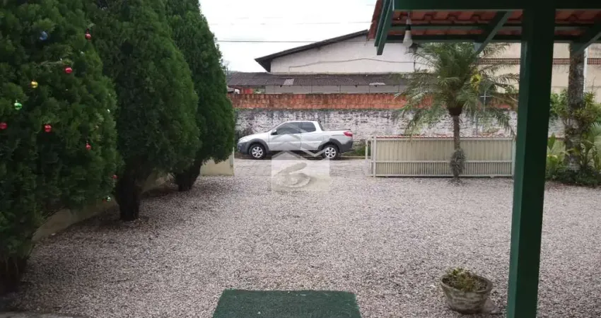 Casa de 3 quartos, no bairro balneário perequê , em porto belo