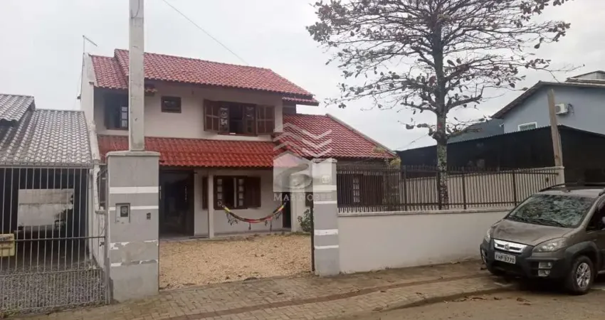 Casa de 6 quartos, no bairro balneário perequê, em porto belo