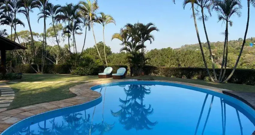 Casa mobiliada térrea à Venda ou locação no Condomínio Vale da Santa Fé em Vinhedo/SP.