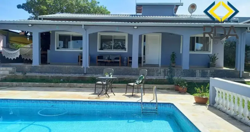 Venha se encantar com essa maravilhosa chácara, localizada em um lugar tranquilo e cercado pela natureza, no coração do mosteiro de itaici