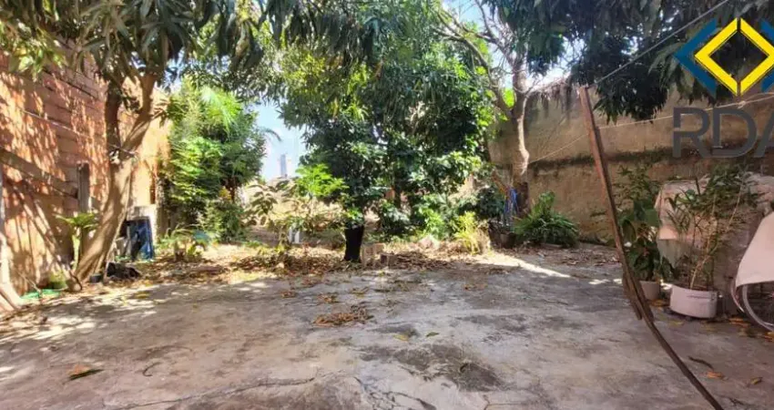 Com uma localização estratégica, este imóvel oferece possibilidades para investidores visionários que desejam aproveitar todo o potencial deste imovel