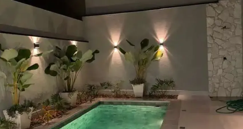 Prepare-se para viver com conforto e sofisticação, no melhor condominio da região, casa conta com fotovoltaica 3 suítes e um paisagismo impecável