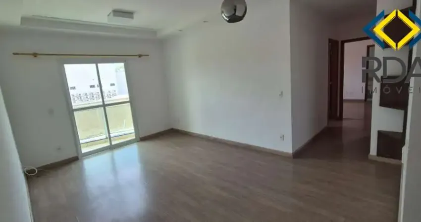 Venha morar no coração da cidade em um amplo apartamento com 3 quartos, sendo 1 suíte, perfeito para acomodar toda a sua família com conforto
