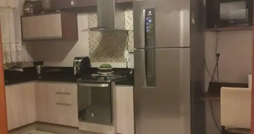 Localizada em um bairro tranquilo e de fácil acesso, esta casa está próxima de escolas, supermercados  e diversas opções de comércio e serviços