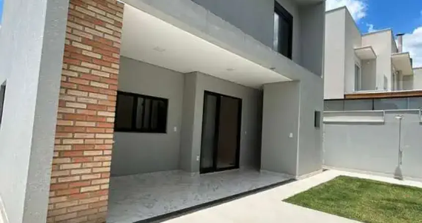 Um terreno de 300 m2 com uma construção de 190 m2, essa casa possui três suítes espaçosas e confortáveis, perfeitas para acomodar toda a sua família.