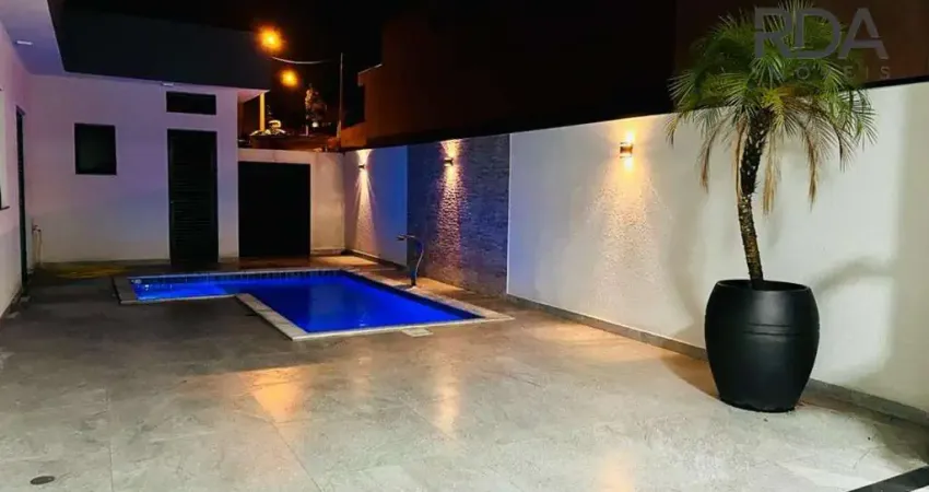 Venha conhecer essa incrível casa que está esperando por você! com três suítes, sendo uma máster, você terá todo o conforto e privacidade que merece