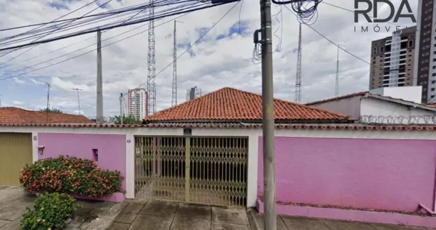 Este imóvel é mais do que apenas uma casa, é uma tela em branco, esperando para ser transformada em um sonho realidade