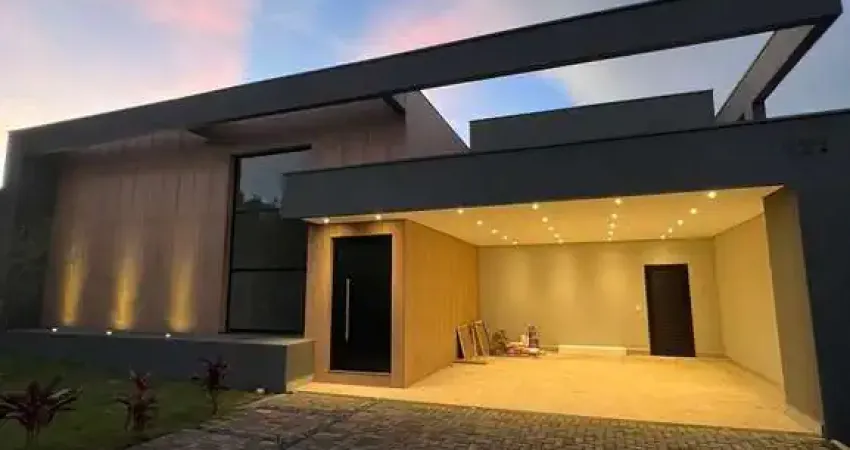 Linda casa de alto padrão com muito espaço e otimo acabamento