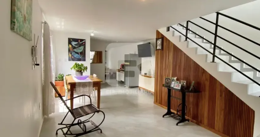 Casa - sobrado de 3 dormitórios à venda no campeche, em florianópolis.