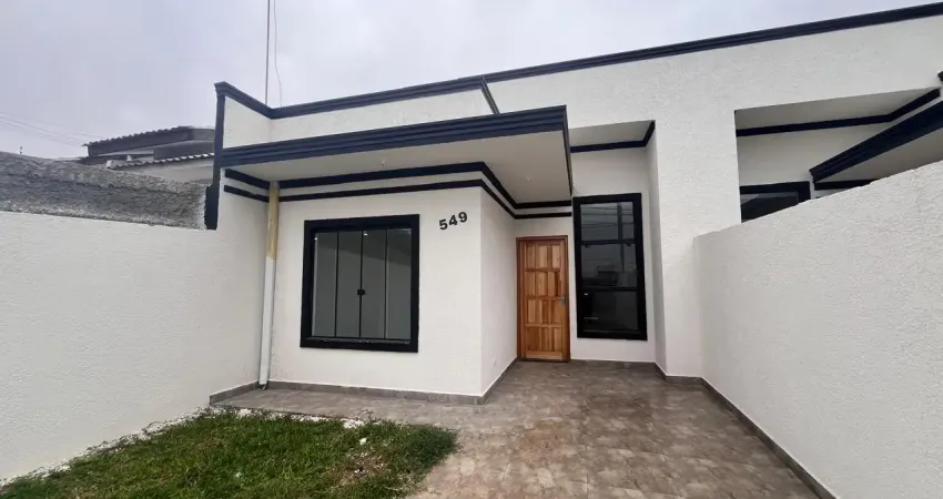 Casa três quartos sendo uma suíte no bairro gralha azul - fazenda rio grande.