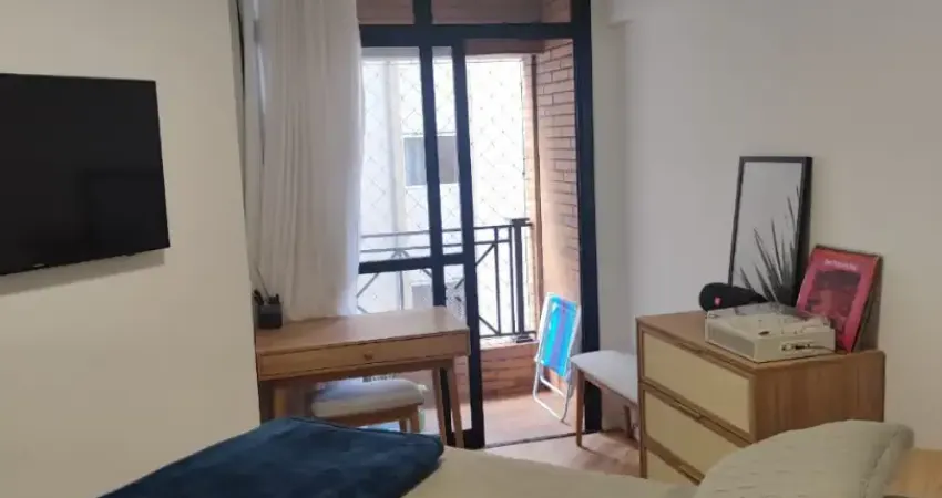 Apto andar alto, recém reformado, com 2 dorm. região privilegiada