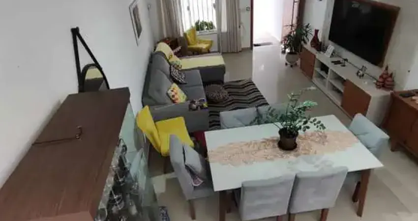 Casa com 3 quartos à venda na Rua Maria Celina, 77, Vila Firmiano Pinto, São Paulo