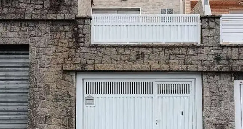 Casa com 3 quartos para alugar na Rua Cardoso Franco, 25, Vila Firmiano Pinto, São Paulo