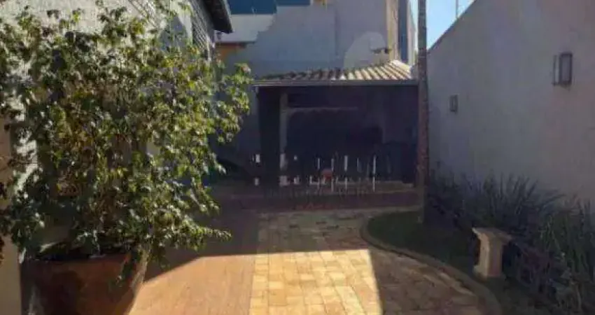 Casa com 3 quartos à venda na Rua Doutor Jesuíno Felicíssimo, Boa Vista, Uberaba
